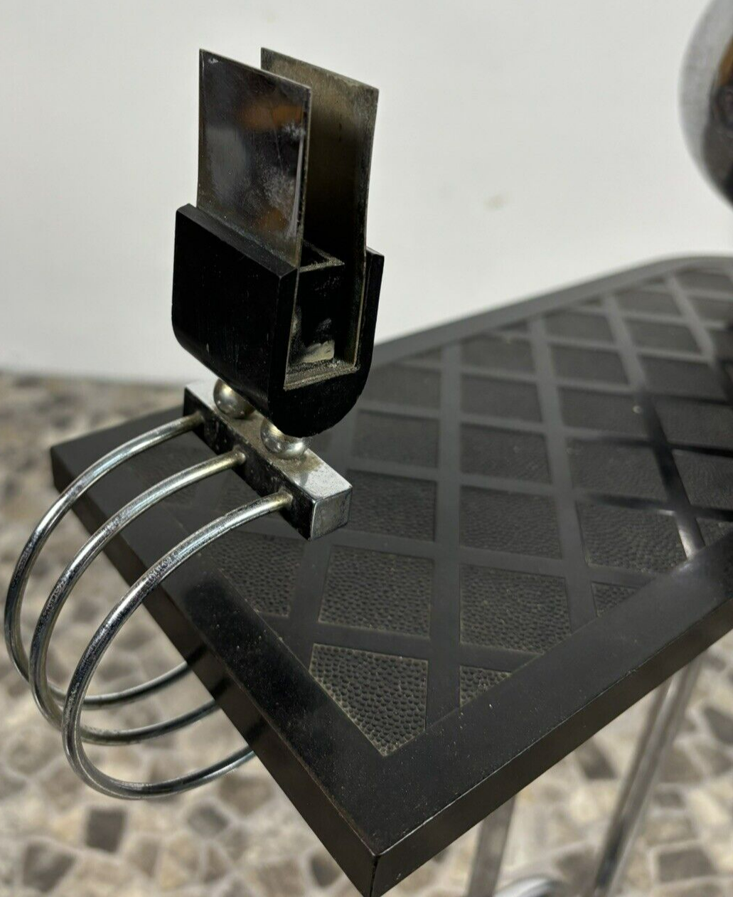 Rauchertisch Beistelltisch Stand Aschenbecher Stahlrohr Bauhaus Bakelit Chrom