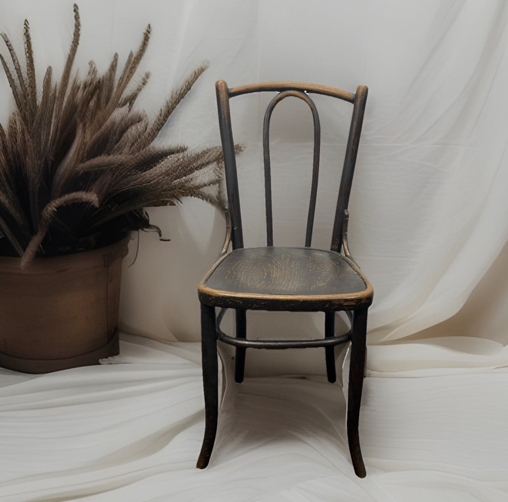 MUNDUS Kaffeehaus Stuhl Prägesitz Holz Art Deko Antik