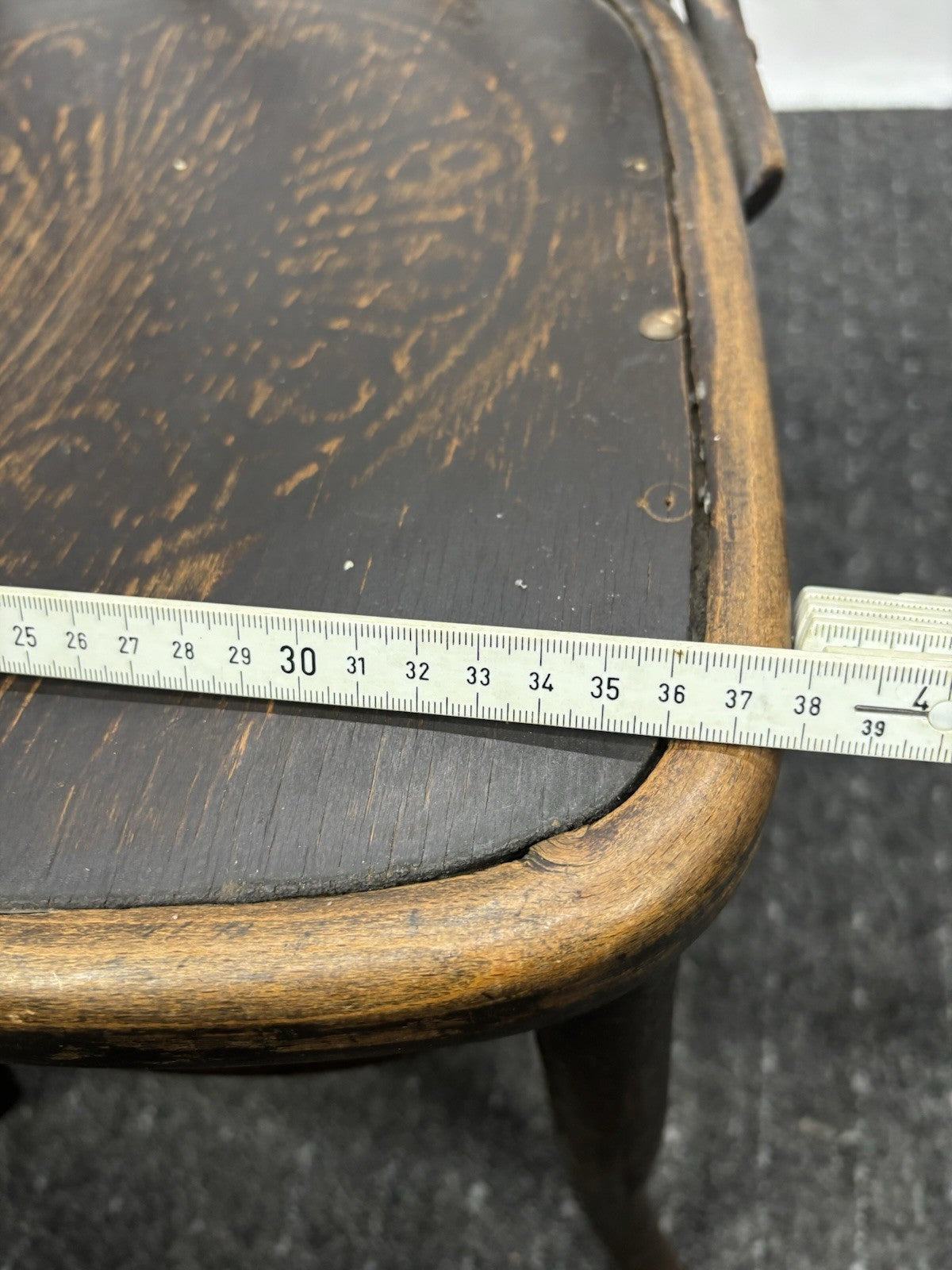 MUNDUS Kaffeehaus Stuhl Prägesitz Holz Art Deko Antik