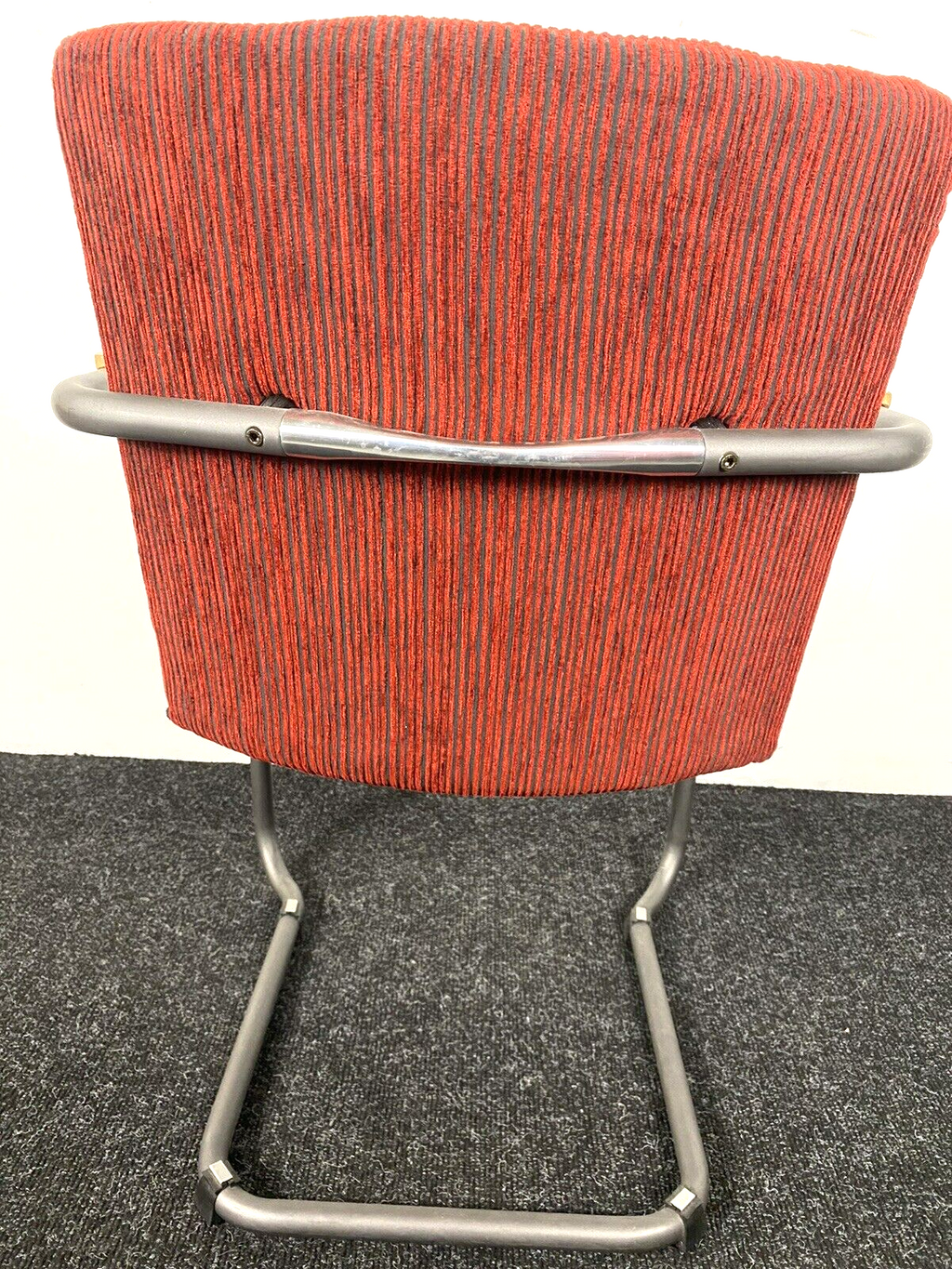 1 von 4 Armlehnstuhl Stahlrohrgestell Freischwinger Polsterstoff Bauhaus Vintage