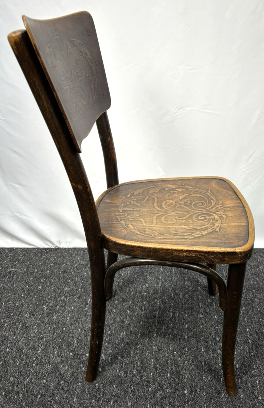 Mundus (ehem. Thonet) Kaffeehausstuhl Bistro Prägesitz/Lehne Art Deco
