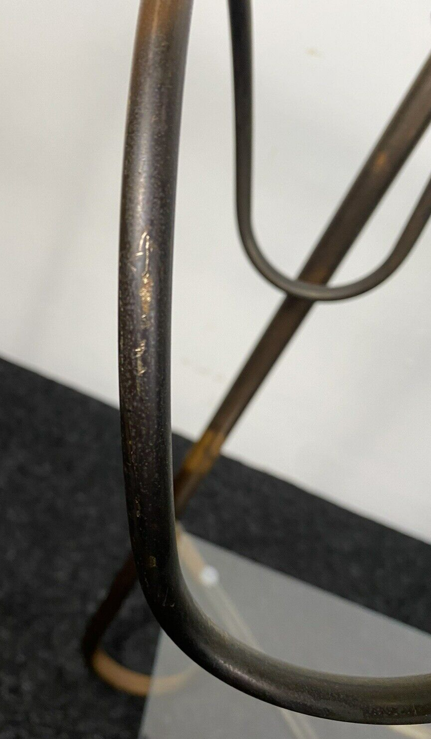 Beistelltisch Bartisch Schlaufenfuß Bauhaus Stahlrohr Nickel Kupfer Glas