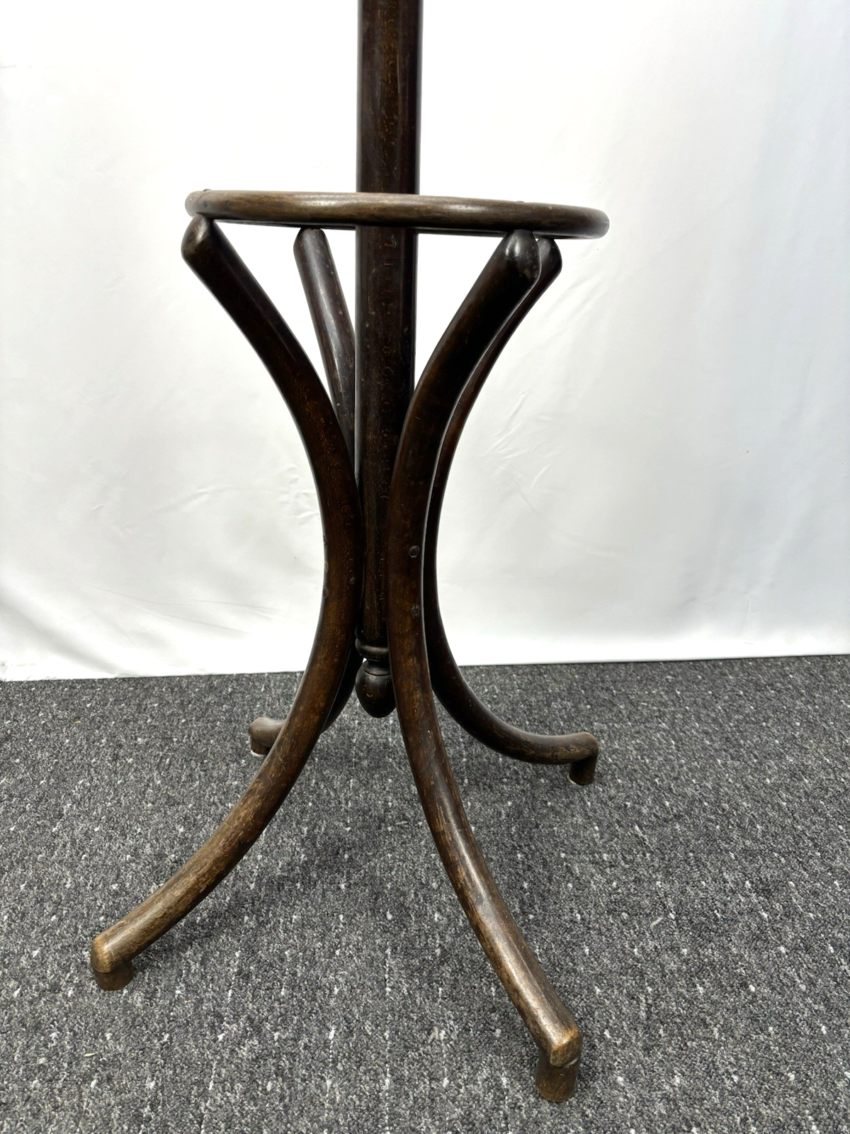 Mundus (ehem. Thonet) Standgarderobe ca. 200 cm hoch Holz Antik Art Deco