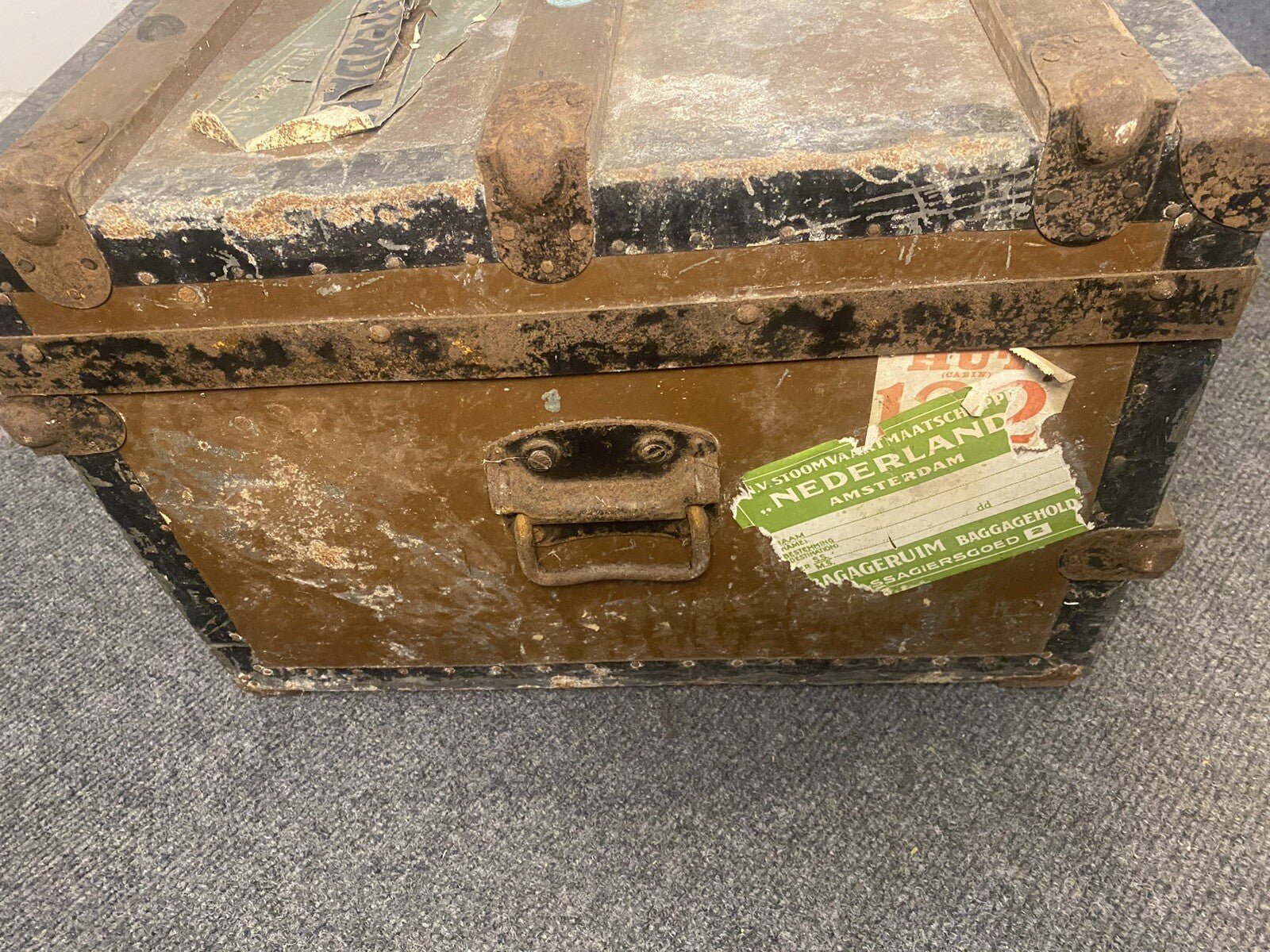 Antiker Koffer, Metall/ Holz, Truhe, Tisch, Holland, Niederlande