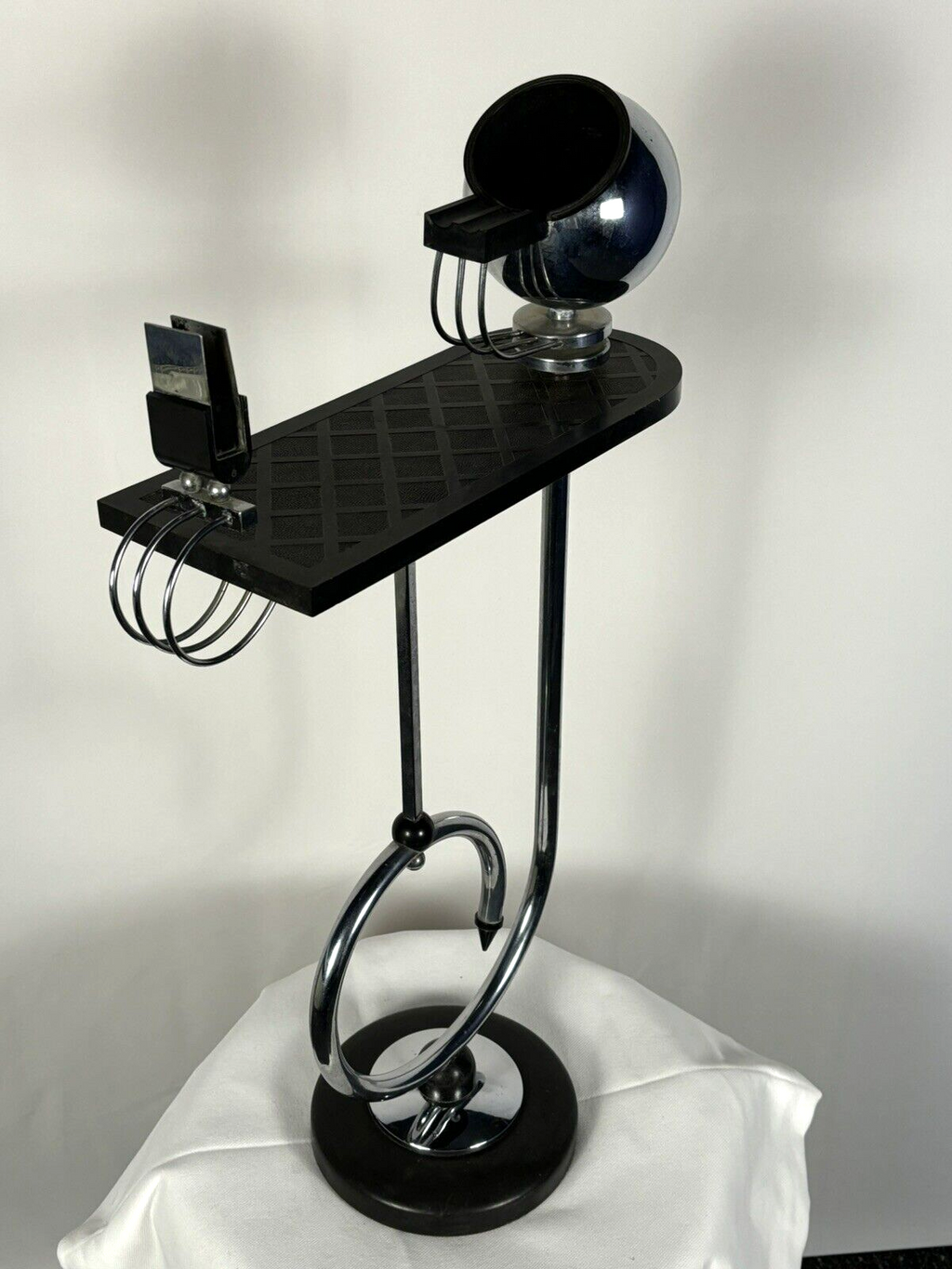 Standaschenbecher, Rauchertisch, Beistelltisch, Bauhaus, Stahlrohr, Art Deco