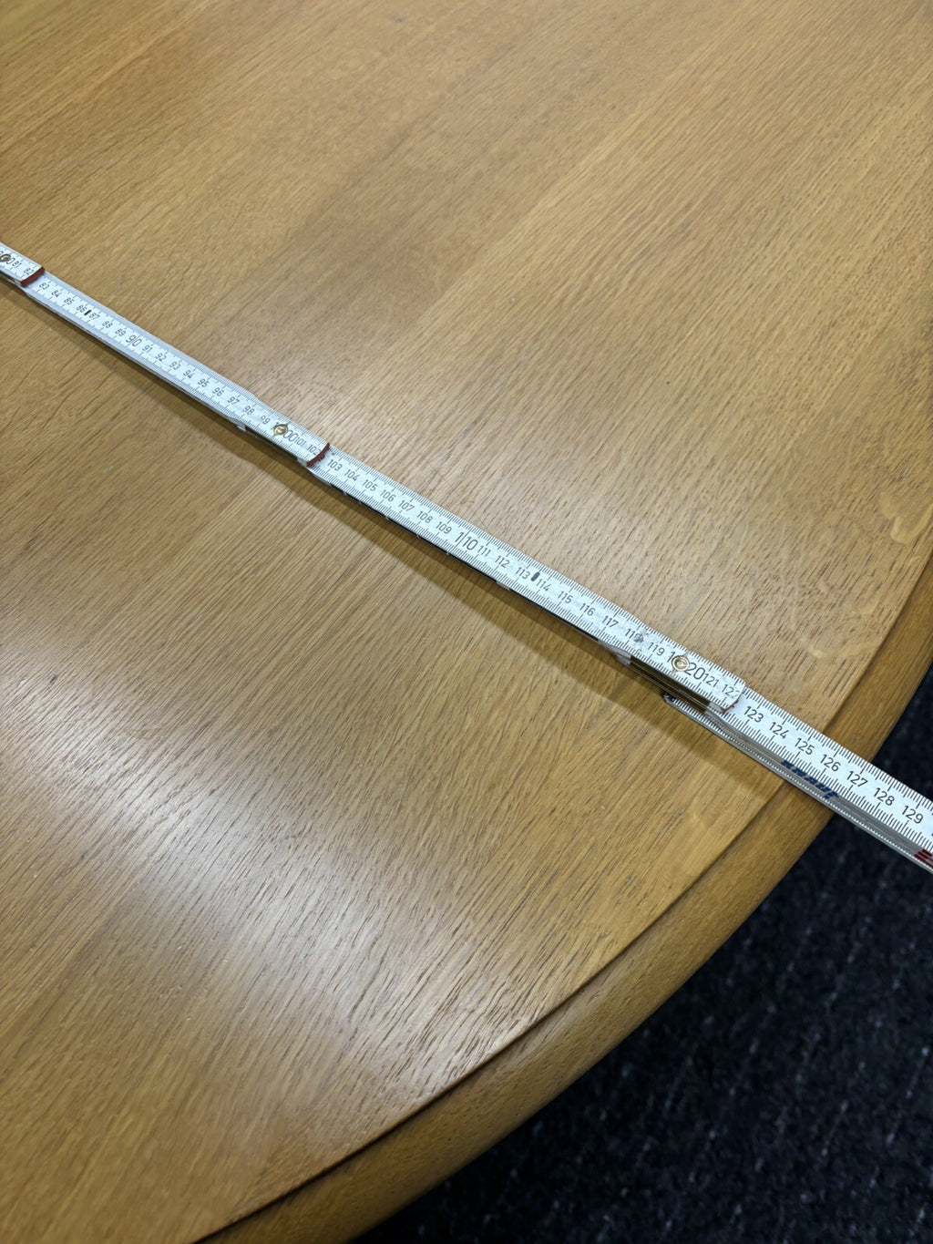 Tisch/ Stuhlset 4 Stühle Vintage zwei Tischplatten Kiefer Massivholz Rund