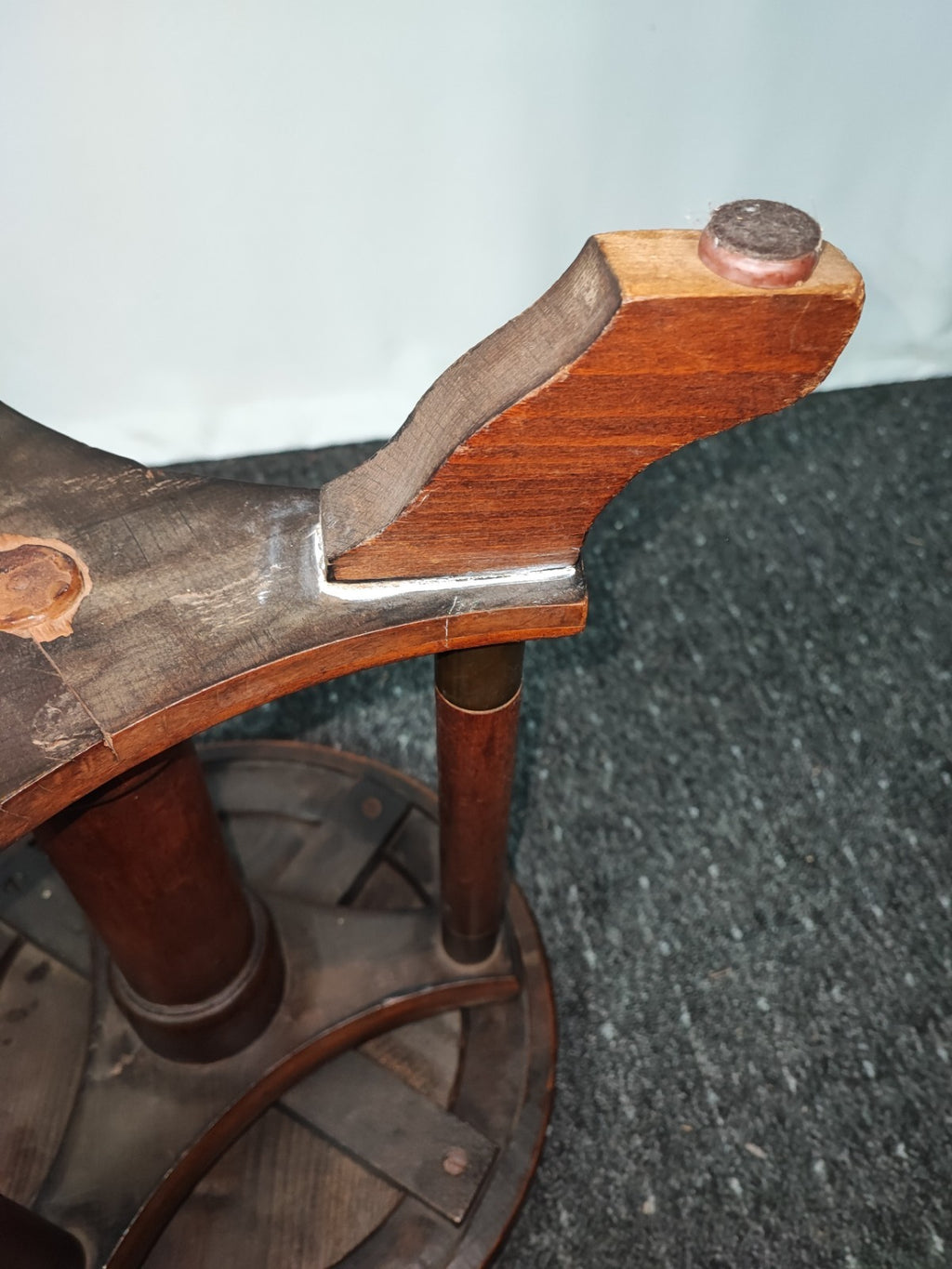 Klavierhocker Gründerzeit Drehhocker Massivholz höhenverstellbar Spindelhocker