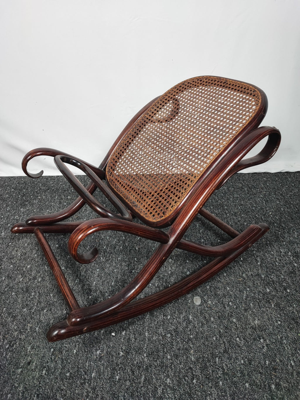 Original Thonet Schaukelstuhl Faulenzer Antik Bugholz Geflecht Jugendstil