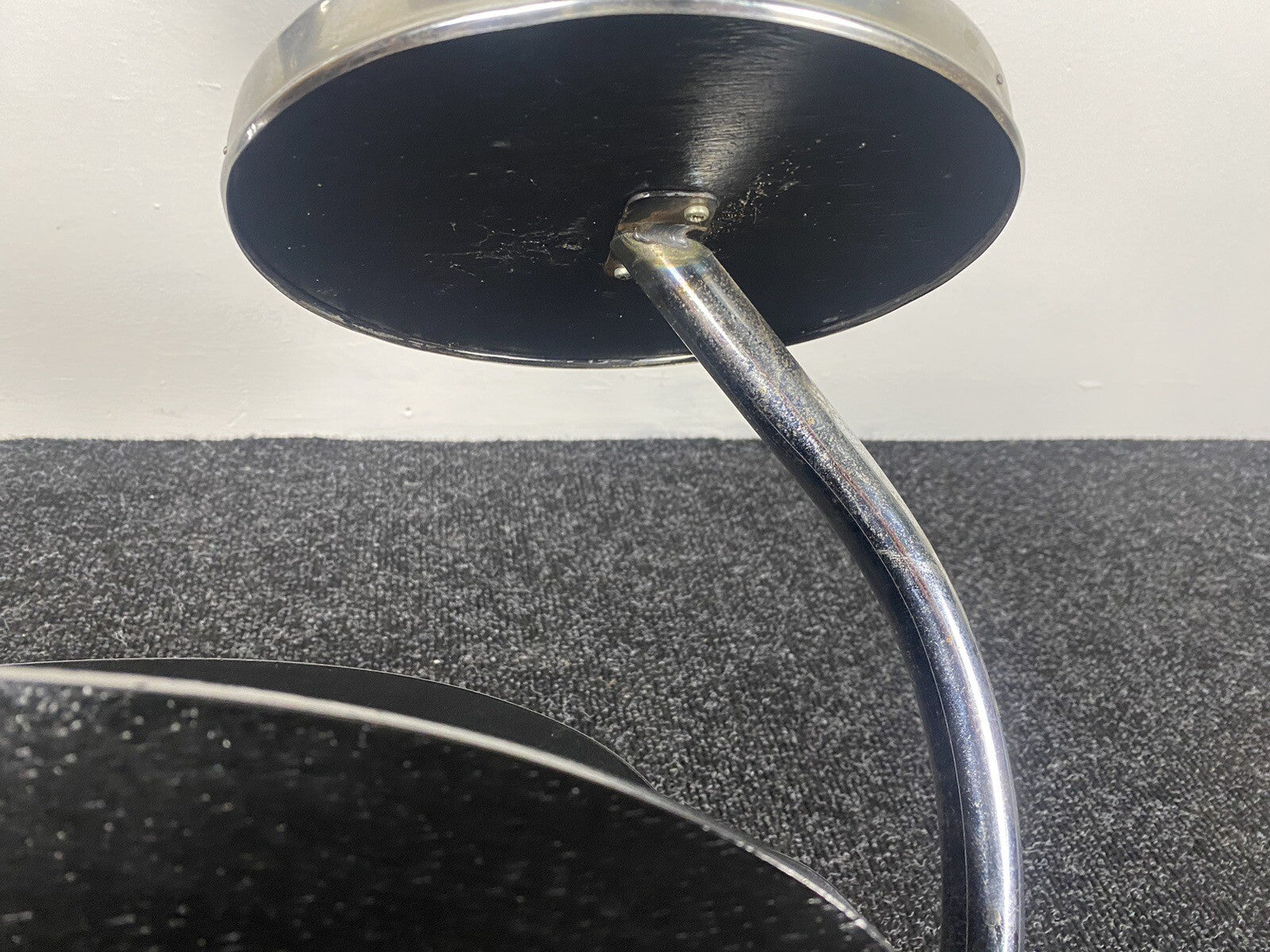 Rauchertisch Zeitungsständer Stahlrohrmöbel Bauhaus  Aschenbecher