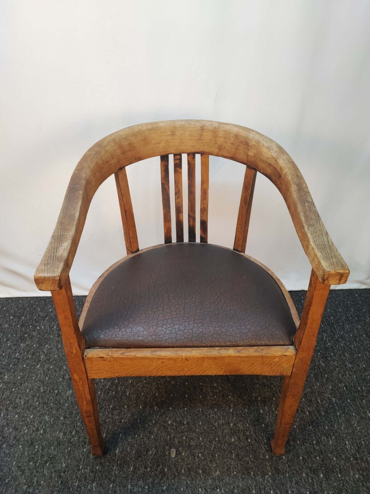 Antiker Bibliotheksstuhl Tonnenlehne um 1900 Eiche Massiv Armlehnstuhl Vintage