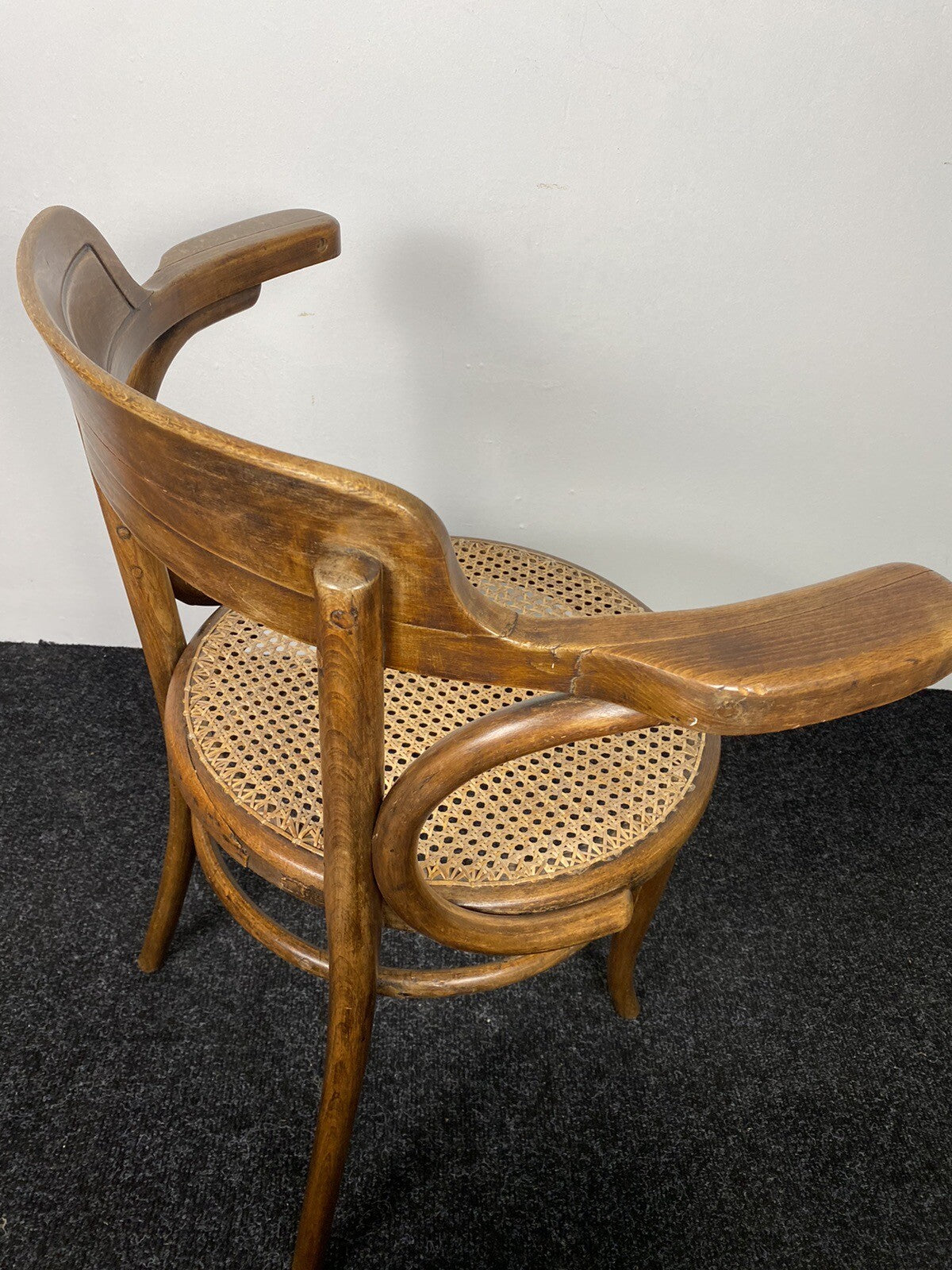Armlehnstuhl Fischel im Thonet Stil Wiener Geflecht ArtDeco