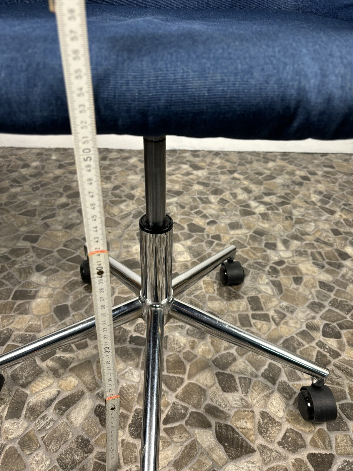 1 von 2 Büro/ Esszimmer Drehstuhl Höhenverstellbar Vintage Blue Fabric