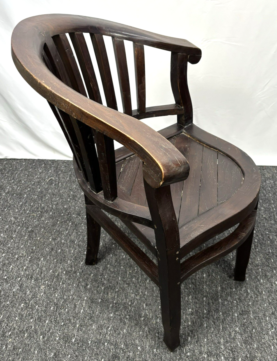 1 von 2 Eckstuhl Kolonial Stil Massivholz Art Deco Vintage Büro Captainchair