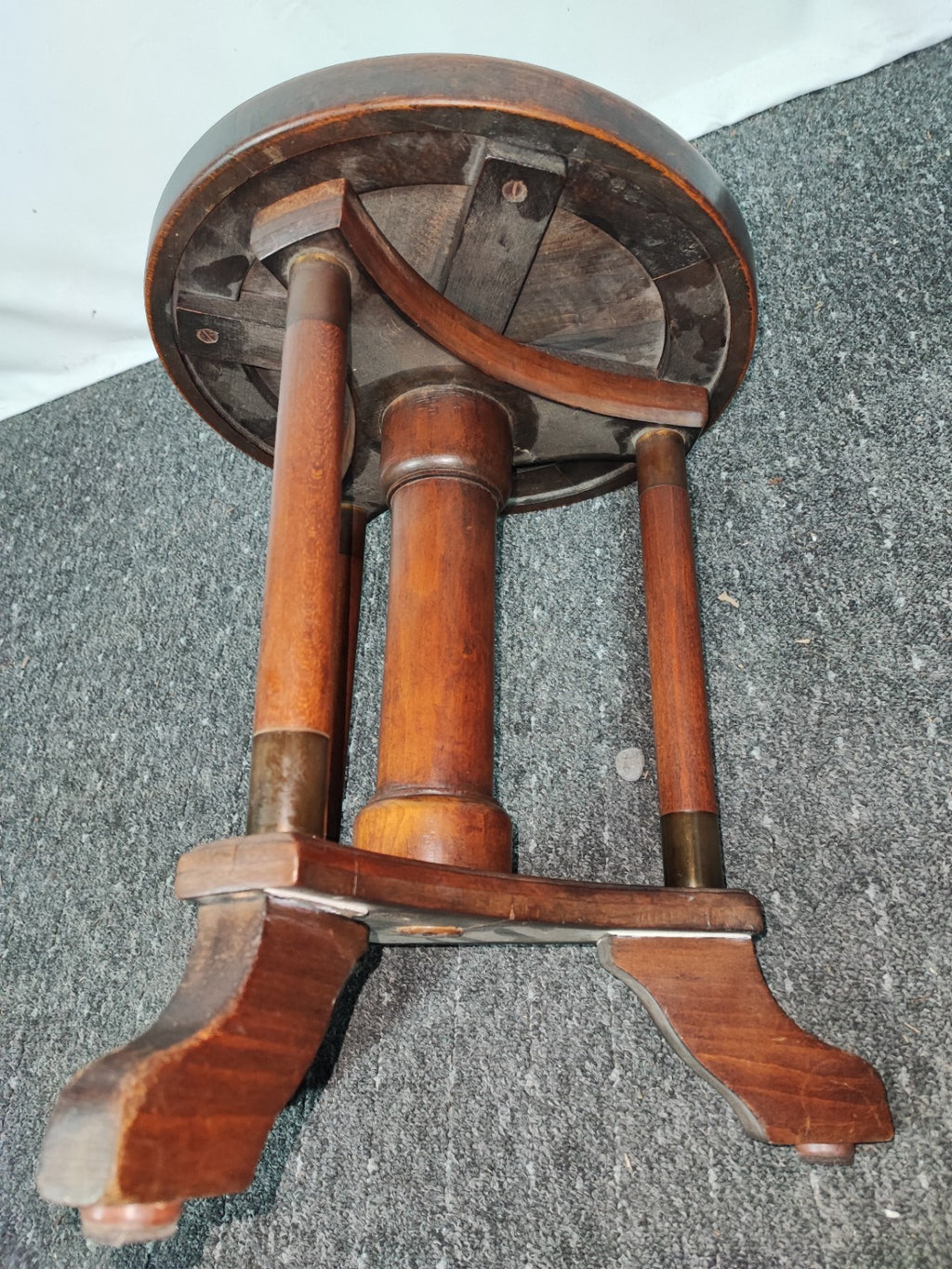 Klavierhocker Gründerzeit Drehhocker Massivholz höhenverstellbar Spindelhocker