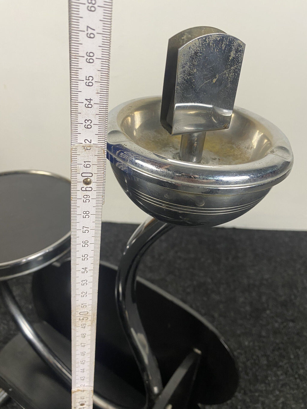 Rauchertisch Zeitungsständer Stahlrohrmöbel Bauhaus  Aschenbecher