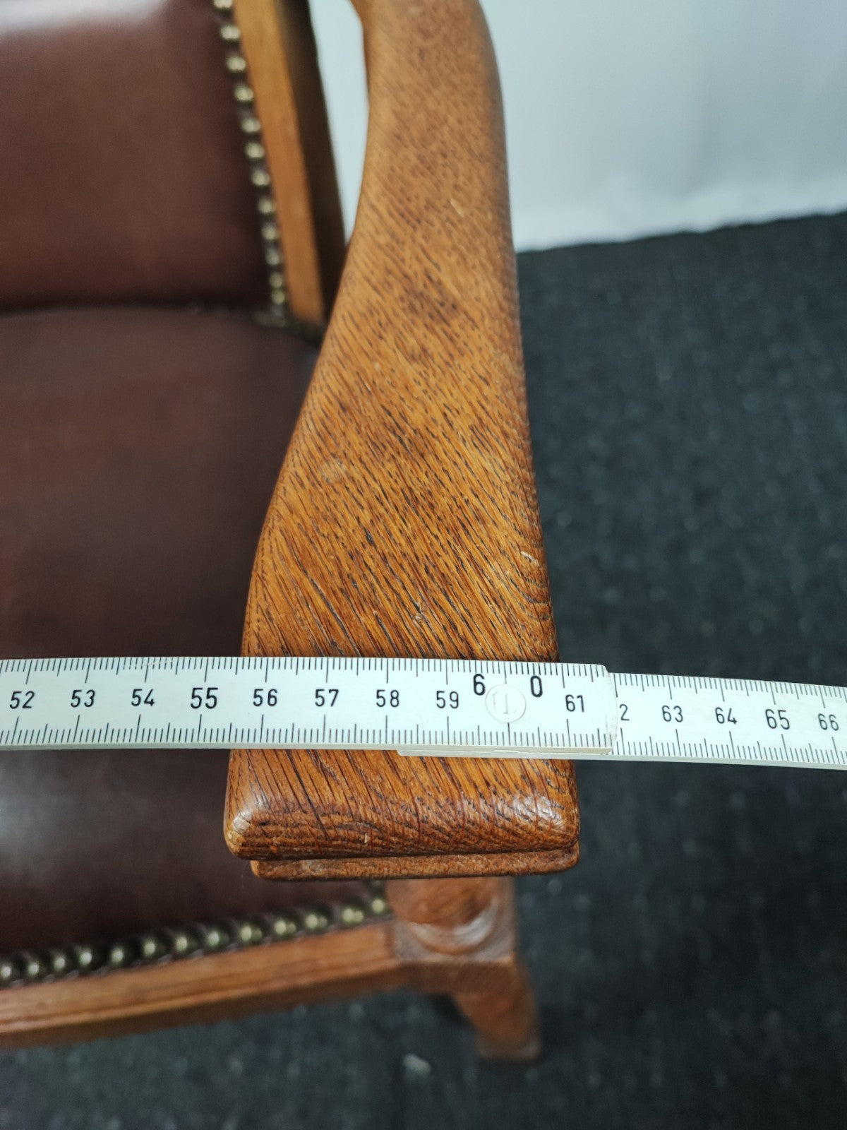 Antiker Polsterstuhl Eiche gedrechselt Messingnieten Federkern Historismus