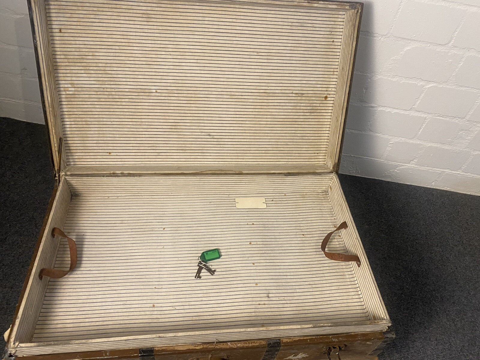 Antiker Koffer, Metall/ Holz, Truhe, Tisch, Holland, Niederlande