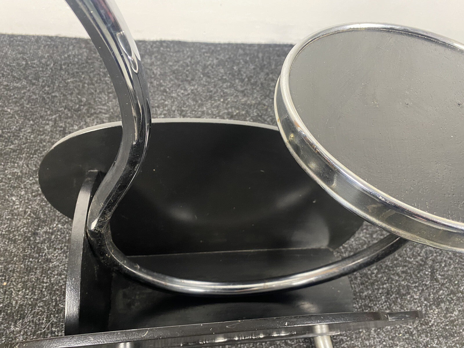 Rauchertisch Zeitungsständer Stahlrohrmöbel Bauhaus  Aschenbecher