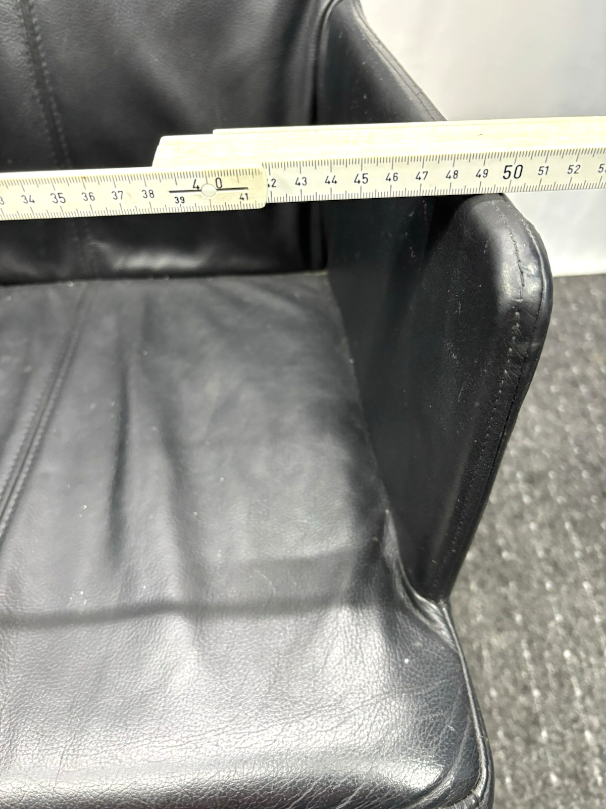 1 von 2 Hochlehner Esszimmer Armlehnstuhl Leder Vintage Stahlrohr schwarz