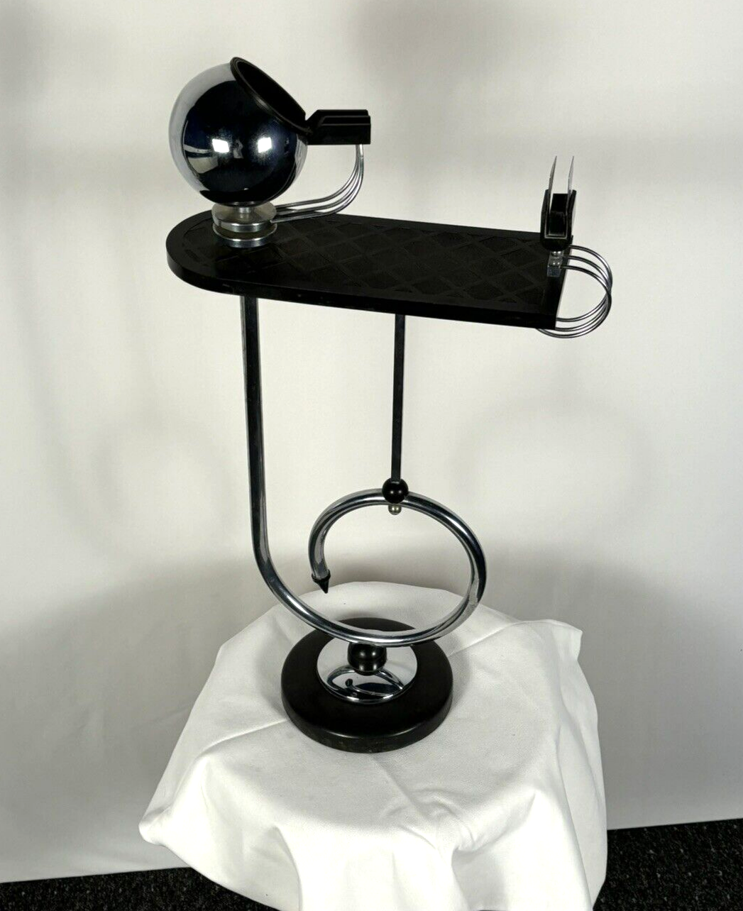 Standaschenbecher, Rauchertisch, Beistelltisch, Bauhaus, Stahlrohr, Art Deco