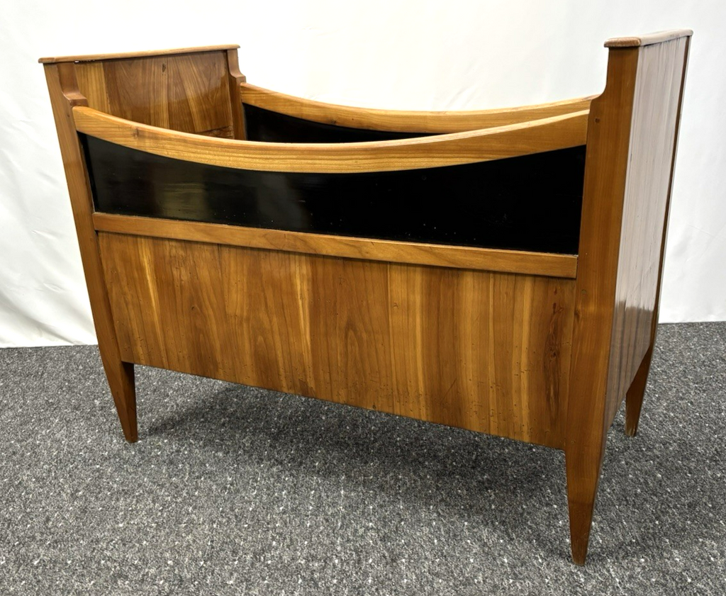 Kinderbett/ Puppenbett  Biedermeier mit Lattenrost Kirsche um 1850