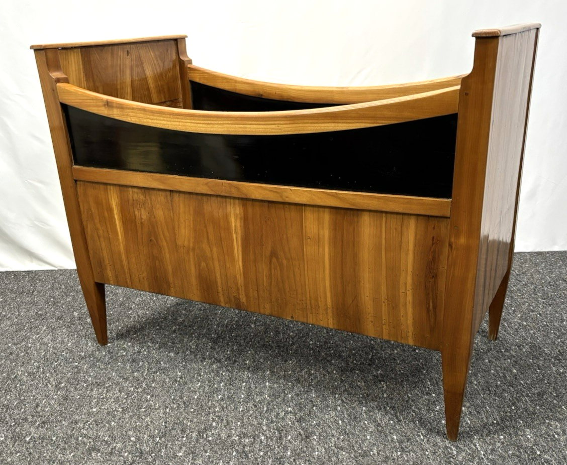 Kinderbett/ Puppenbett  Biedermeier mit Lattenrost Kirsche um 1850
