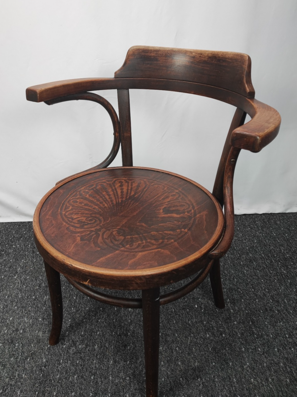 Antiker Cosmos Thonet Bugholz Armlehnstuhl Jugendstil Kaffeehausstuhl Ornament