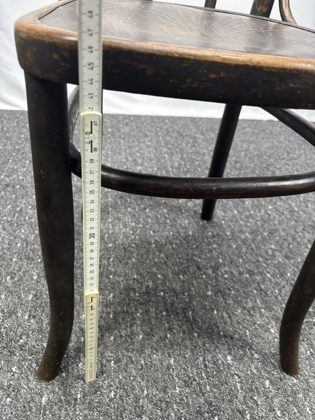 MUNDUS Kaffeehaus Stuhl Prägesitz Holz Art Deko Antik