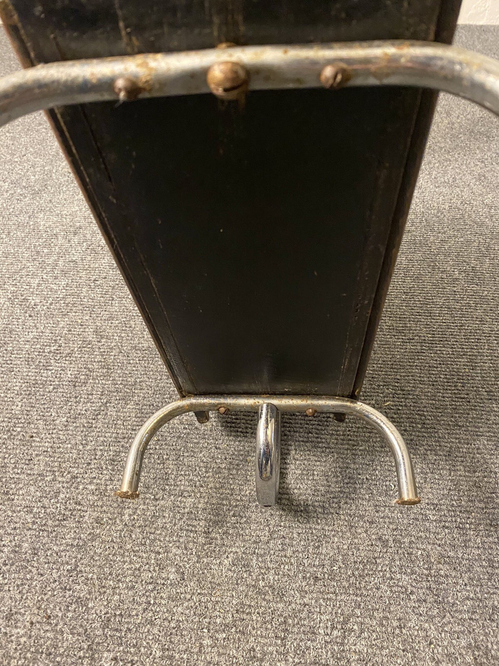 Beistelltisch Rauchertisch Zeitungsständer Stahlrohrmöbel Chrom Bauhaus Art Deco