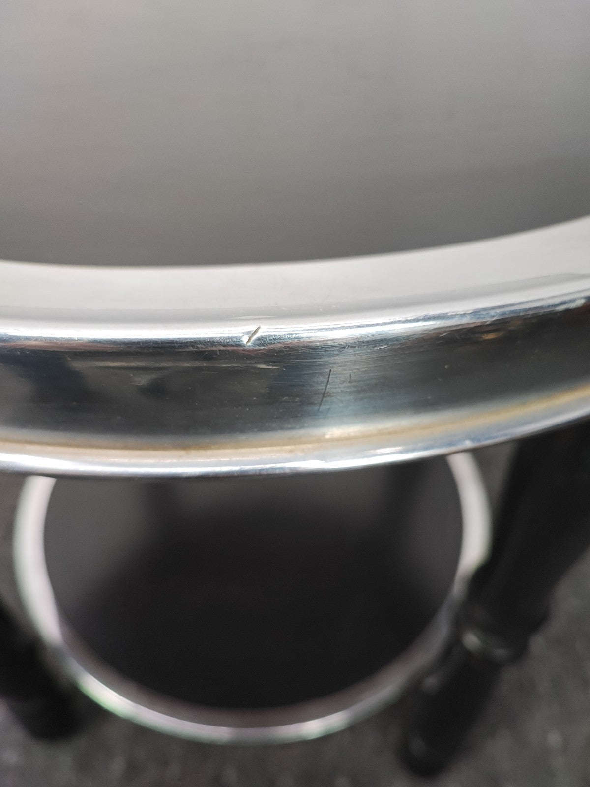 Art Deco Beistelltisch Rund Schwarz Chrom 2 Ebenen gedrechselte Beine antik