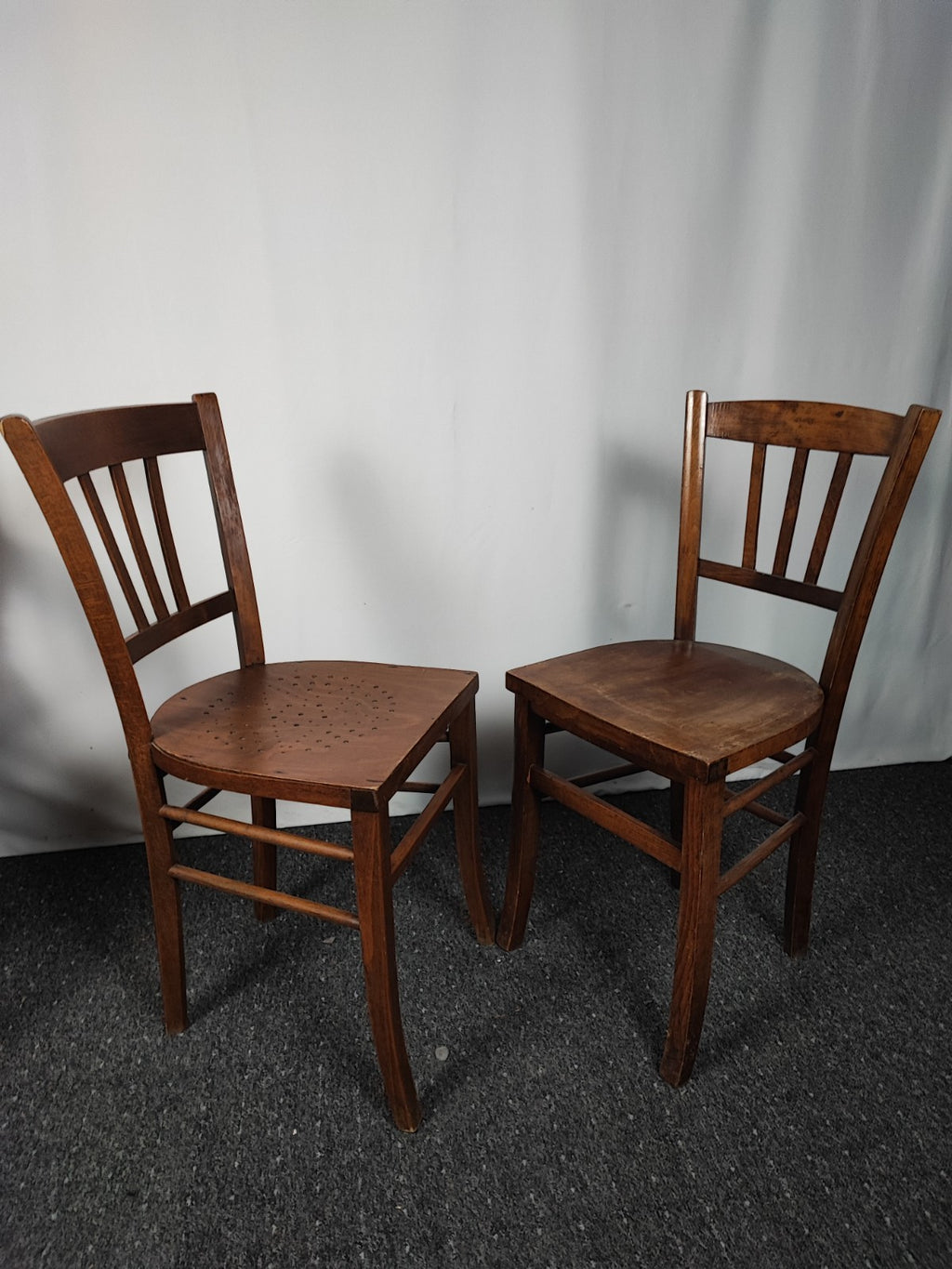 2x Vintage Bistrostuhl Café Stuhl Massivholz Sprossenlehne Küchenstuhl Braun