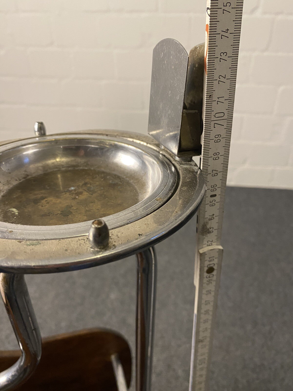 Beistelltisch Rauchertisch Zeitungsständer Stahlrohrmöbel Chrom Bauhaus Art Deco