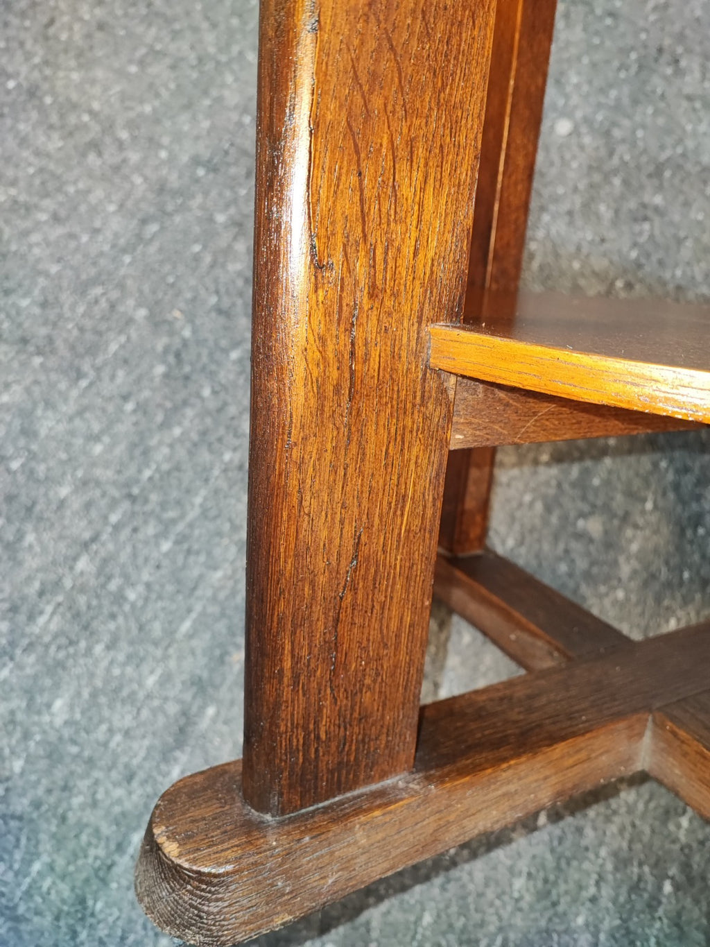 Art Déco Beistelltisch Eiche 2-stöckig Rund 1920er Vintage Kreuzfuß Massivholz