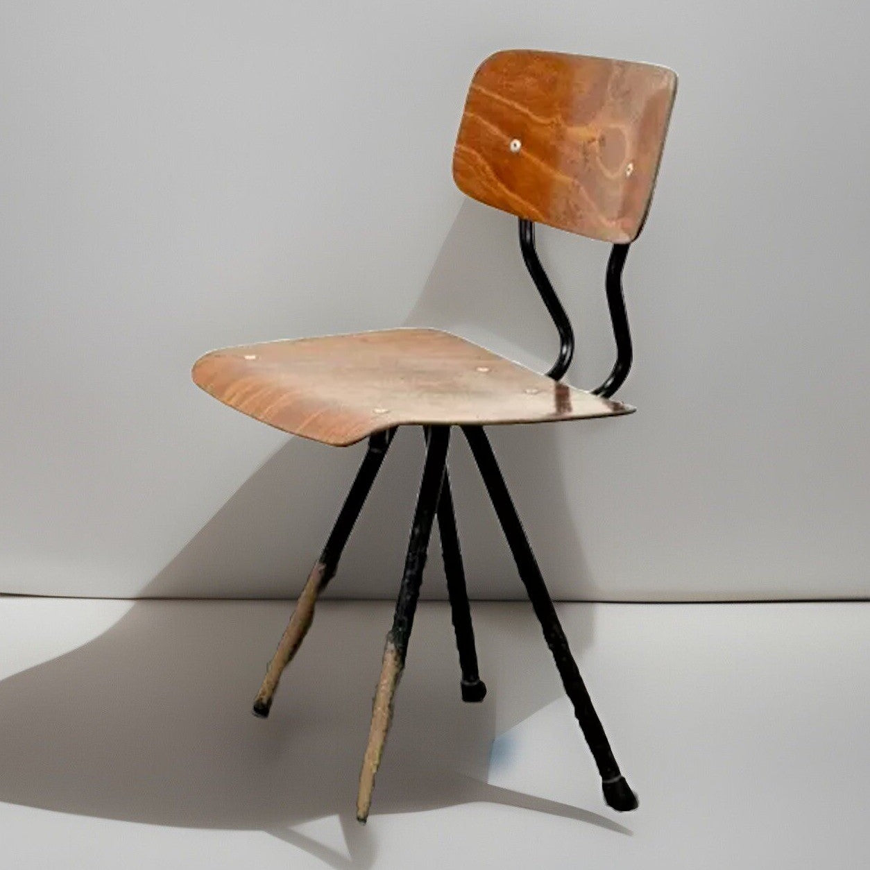 Kinderstuhl Puppenstuhl Pflanzentisch Stahlrohr Art Deco Bauhaus