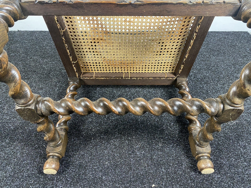 Armlehnstuhl Sessel Gründerzeit Holzschnitzarbeiten Wiener Geflecht Antik