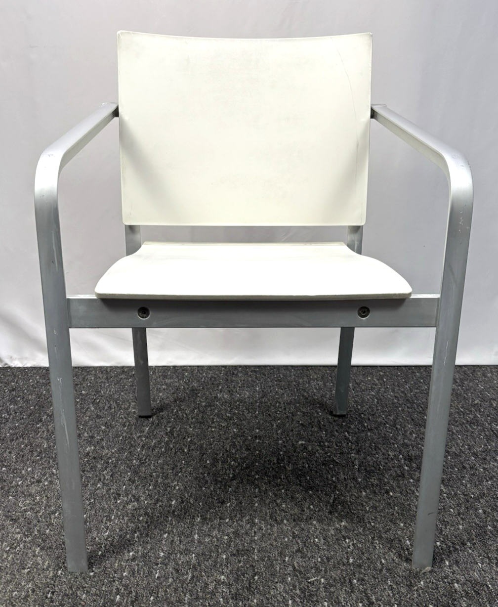 1 von 10 ORIGINAL Thonet Gartenstuhl Outdoor Armlehnstuhl Alu Kunstst. Bauhaus