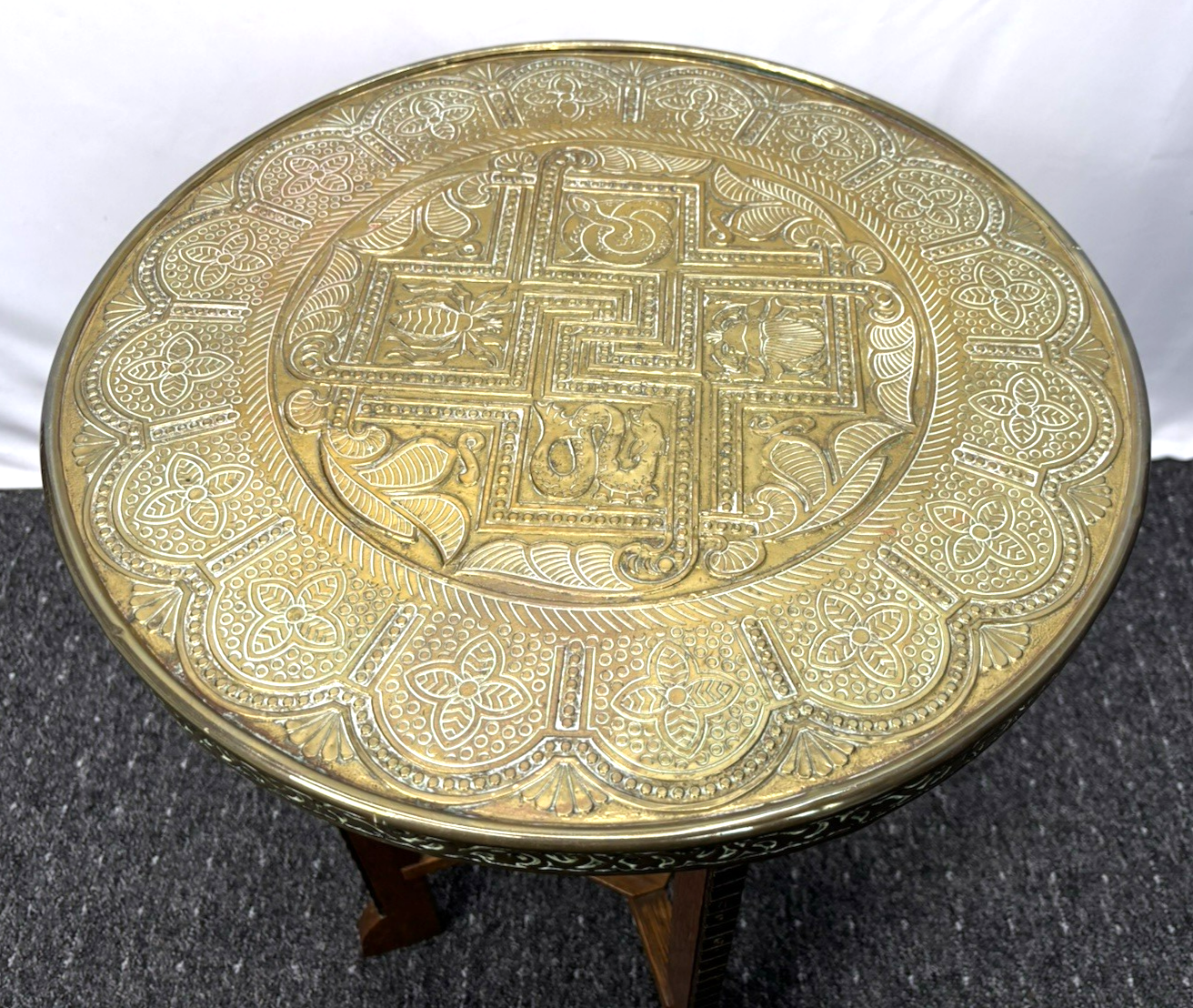 Orientalischer Beistelltisch Holz rund Handarbeit antik marokkanisch Art Deco