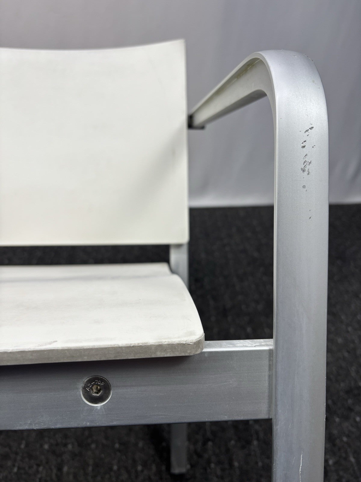 1 von 10 ORIGINAL Thonet Gartenstuhl Outdoor Armlehnstuhl Alu Kunstst. Bauhaus