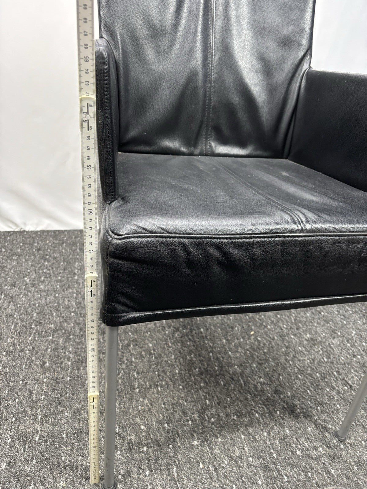 1 von 2 Hochlehner Esszimmer Armlehnstuhl Leder Vintage Stahlrohr schwarz