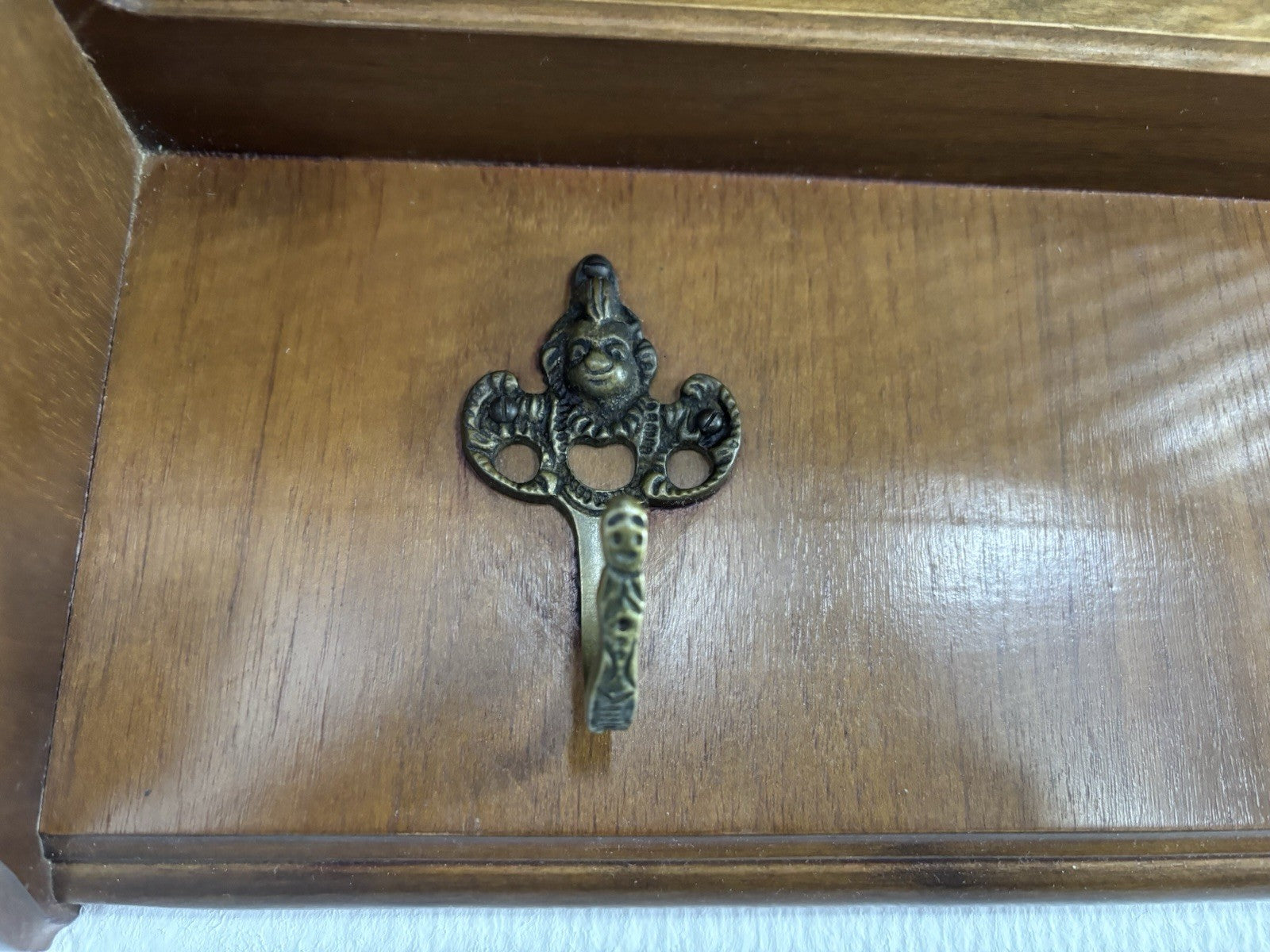 Wandgarderobe mit Hutablage Holz Art Deco Antik Wiener Geflecht