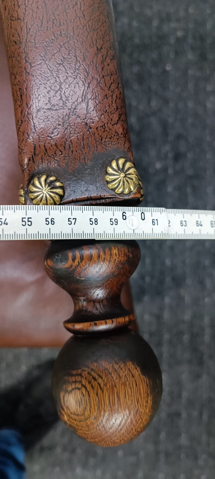 Gründerzeit Armlehnstuhl 1880-1900 Historismus Leder Spulenbeine Original