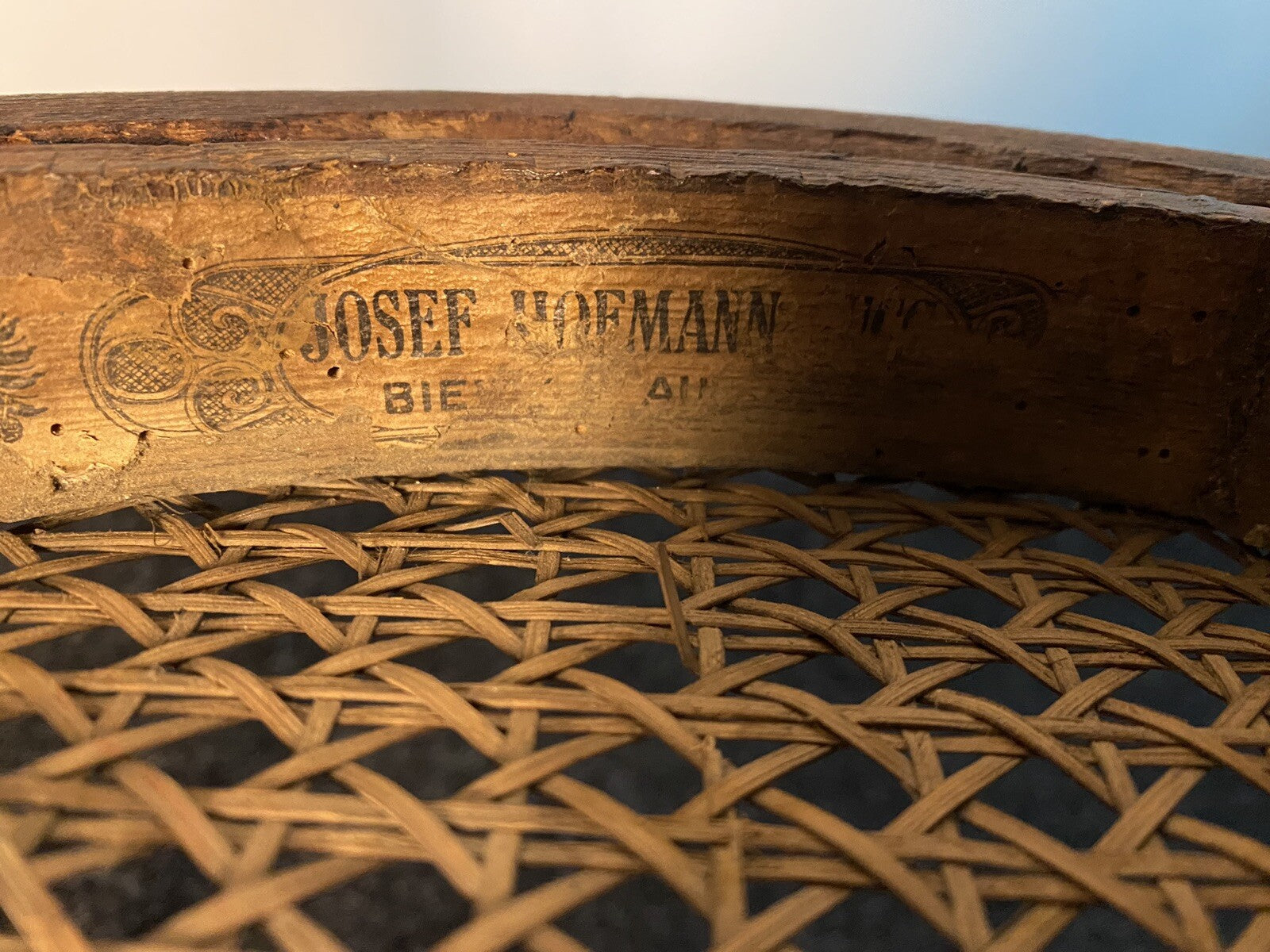 Original Josef Hofmann Kindersitz Hochstuhl Wiener Geflecht Kaffeehaus