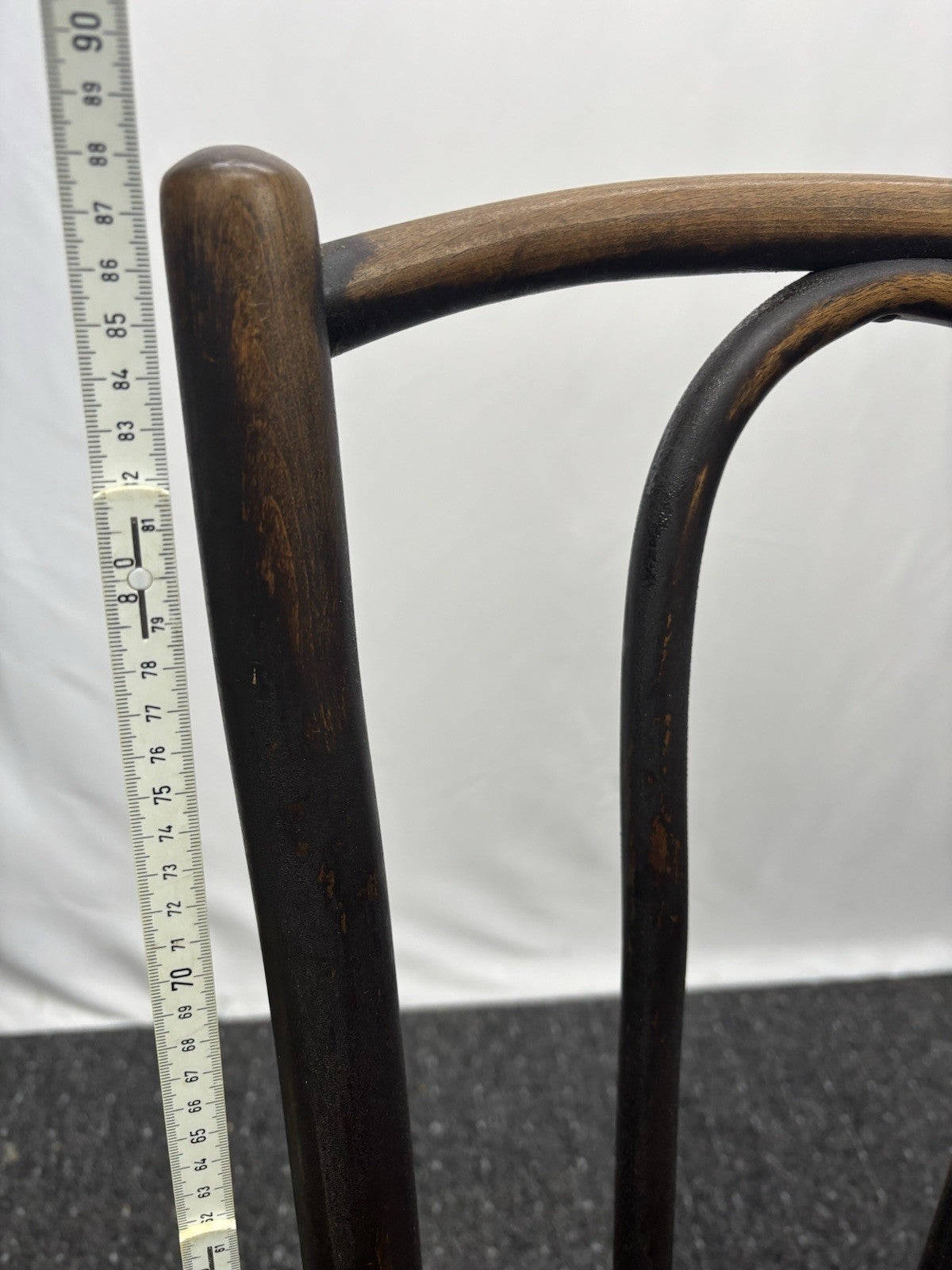 MUNDUS Kaffeehaus Stuhl Prägesitz Holz Art Deko Antik