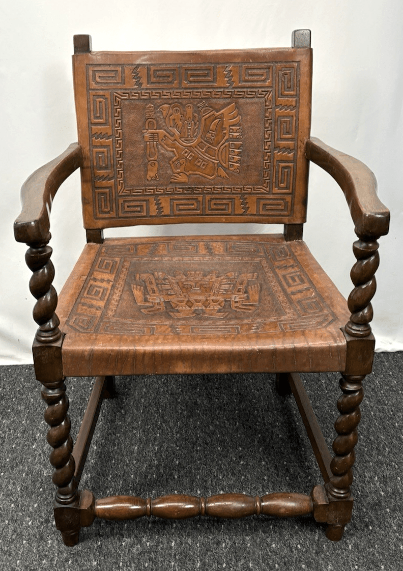 Antiker Armlehnstuhl mit geprägtem Leder Massivholz Handarbeit Kolonialstil - Wesel Antik Kunst Vintage