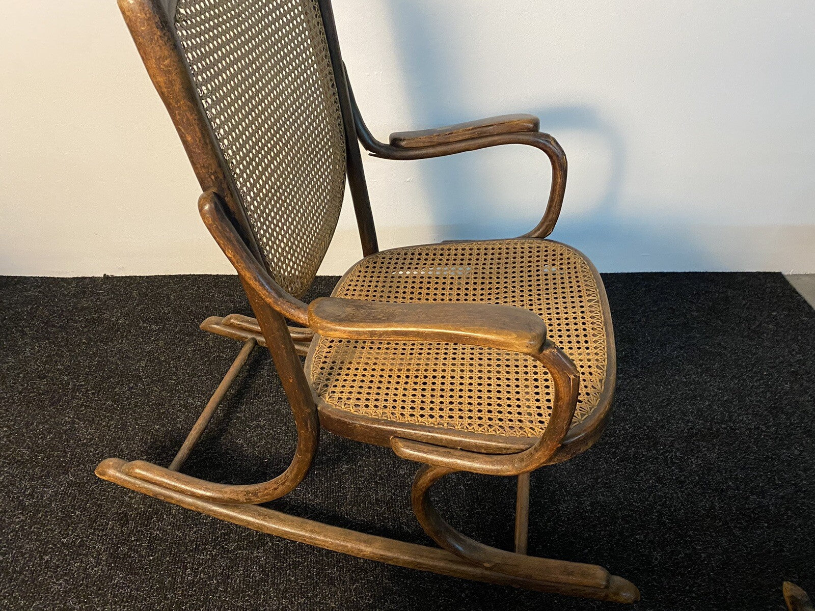Thonet Schaukelstuhl Bugholz Wiener Geflecht Vintage Original Bentwood Antik