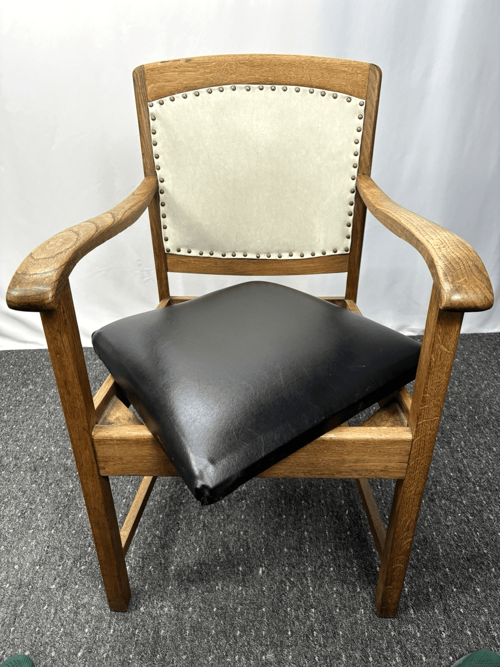 1 von 2 Hochwertiger Holzstuhl mit Armlehnen Klassisch & Stabil Art Deco Vintage - Wesel Antik Kunst Vintage