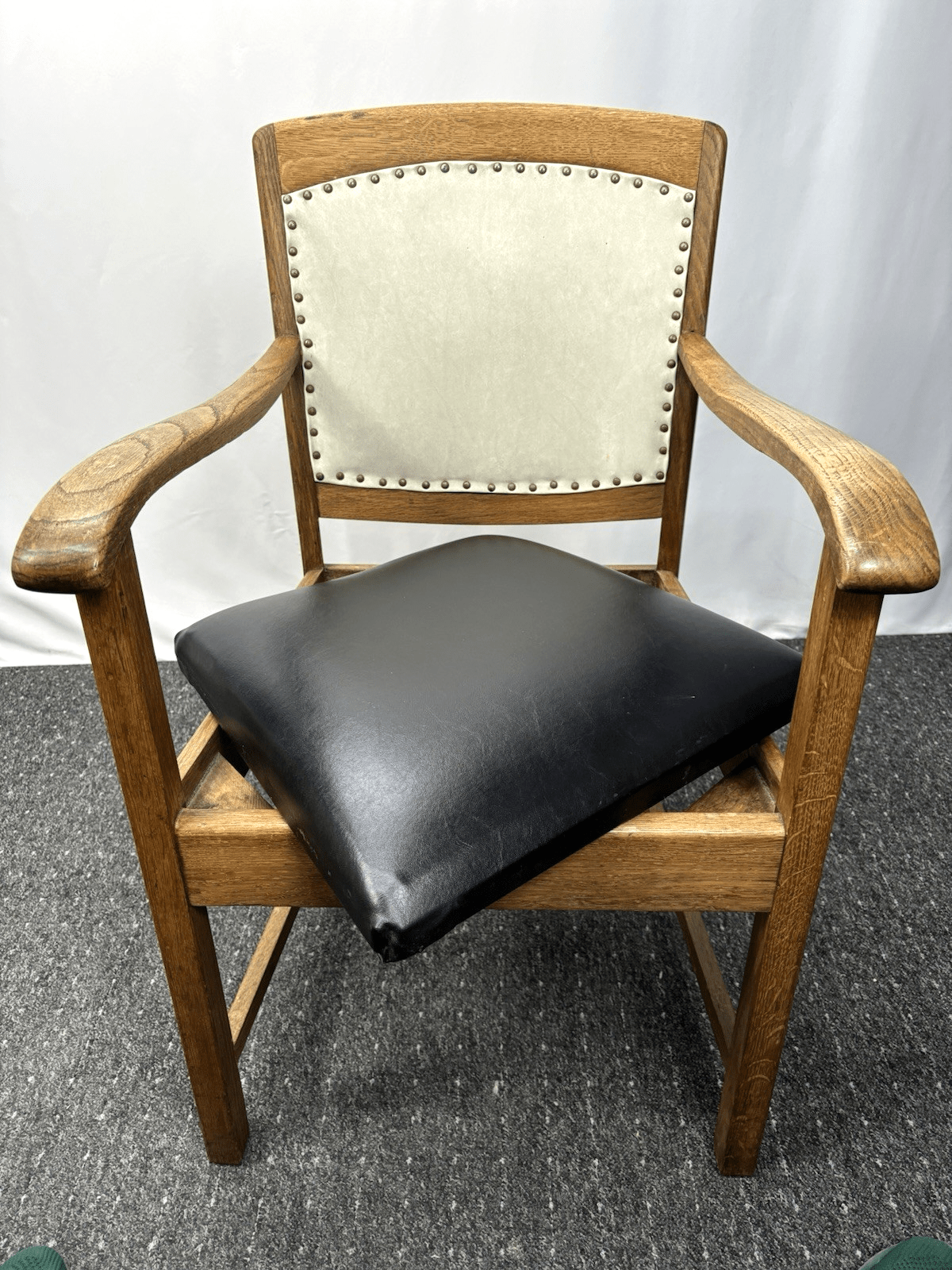 1 von 2 Hochwertiger Holzstuhl mit Armlehnen Klassisch & Stabil Art Deco Vintage - Wesel Antik Kunst Vintage
