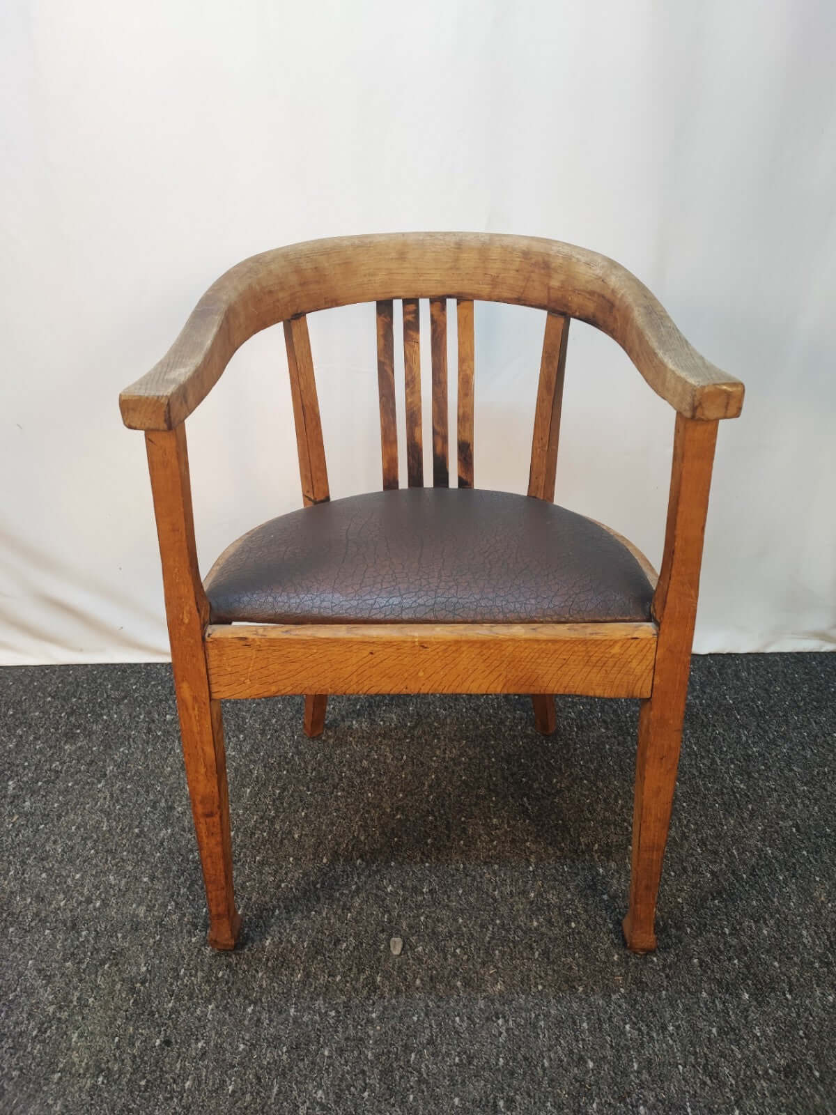 Antiker Bibliotheksstuhl Tonnenlehne um 1900 Eiche Massiv Armlehnstuhl Vintage