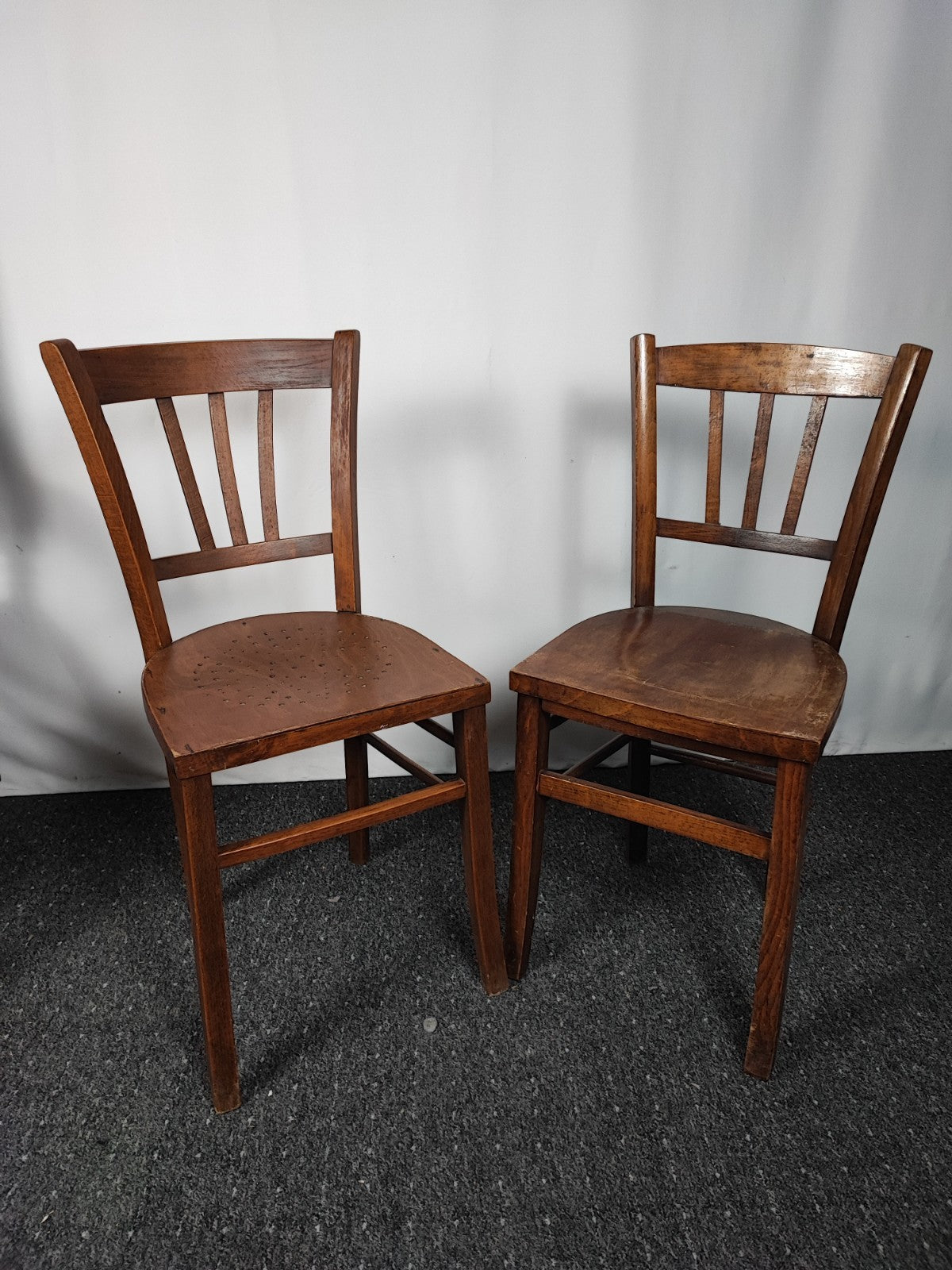 2x Vintage Bistrostuhl Café Stuhl Massivholz Sprossenlehne Küchenstuhl Braun