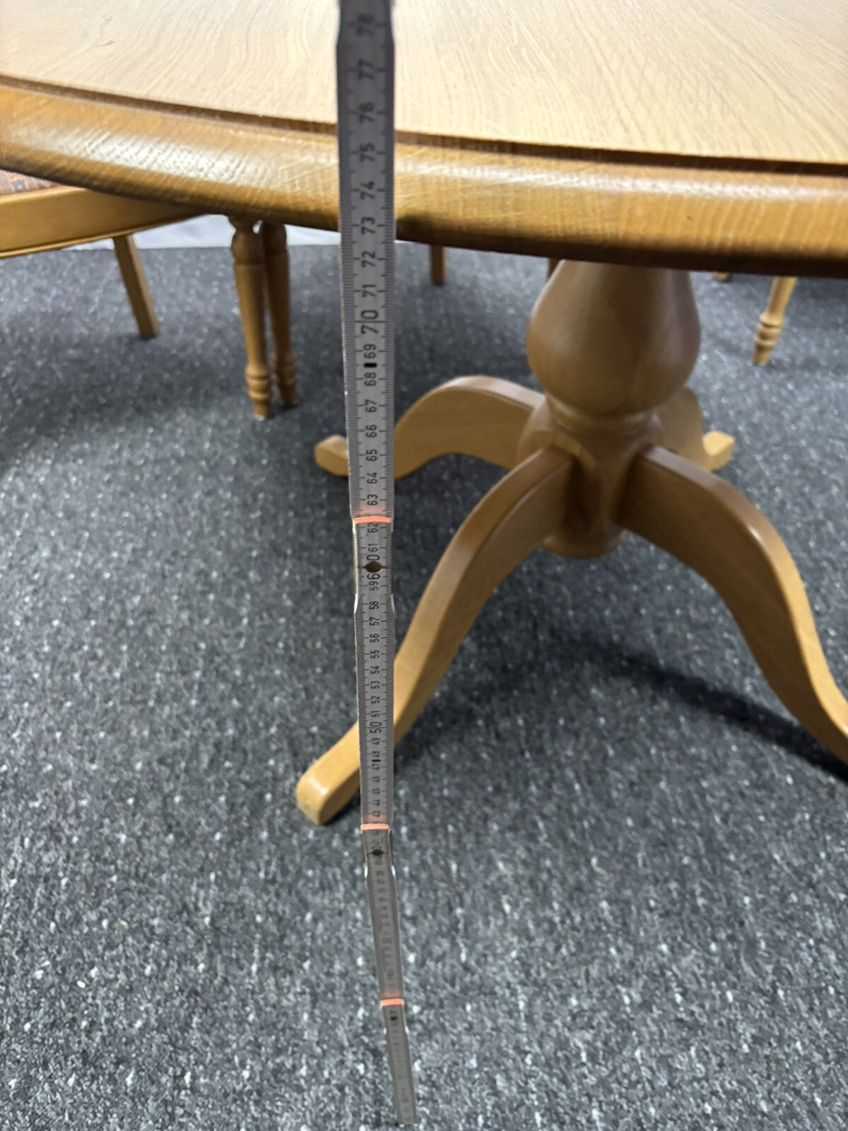 Tisch/ Stuhlset 4 Stühle Vintage zwei Tischplatten Kiefer Massivholz Rund